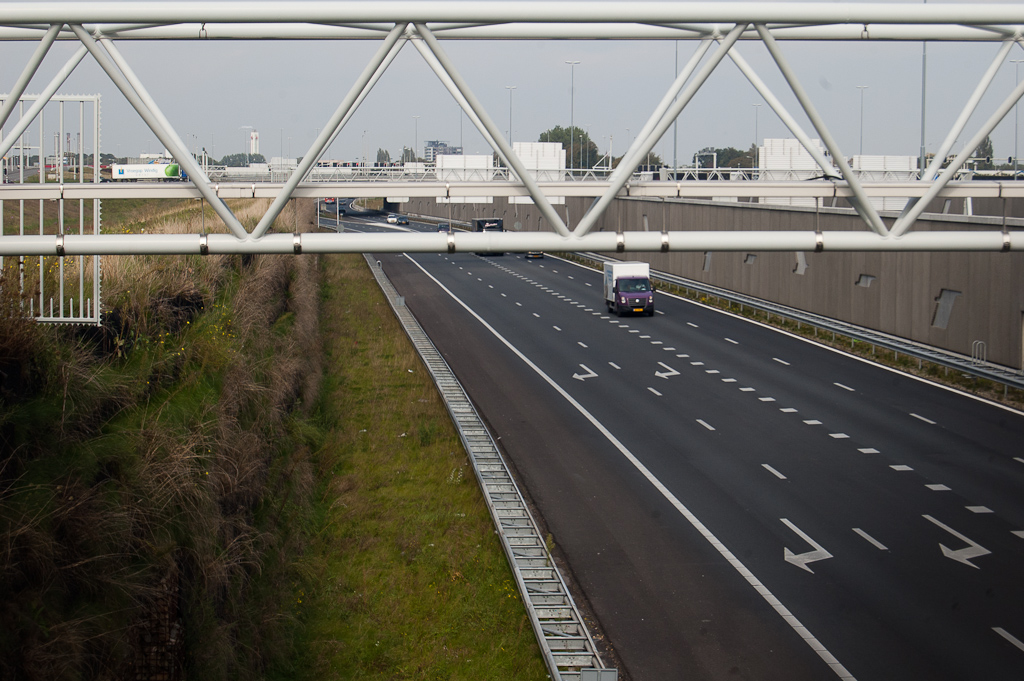 20110916-140135.jpg - Westelijke parallelrijbaan ten zuiden van de aansluiting Papendorp.