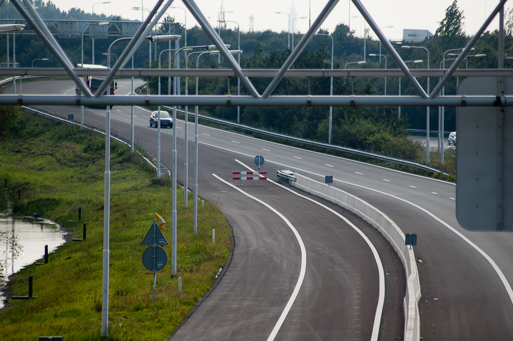 20110916-140706.jpg - Hij moet nog worden aangesloten op de rangeerbaan vanuit het knooppunt. Het talud is daarvoor flink verbreed.