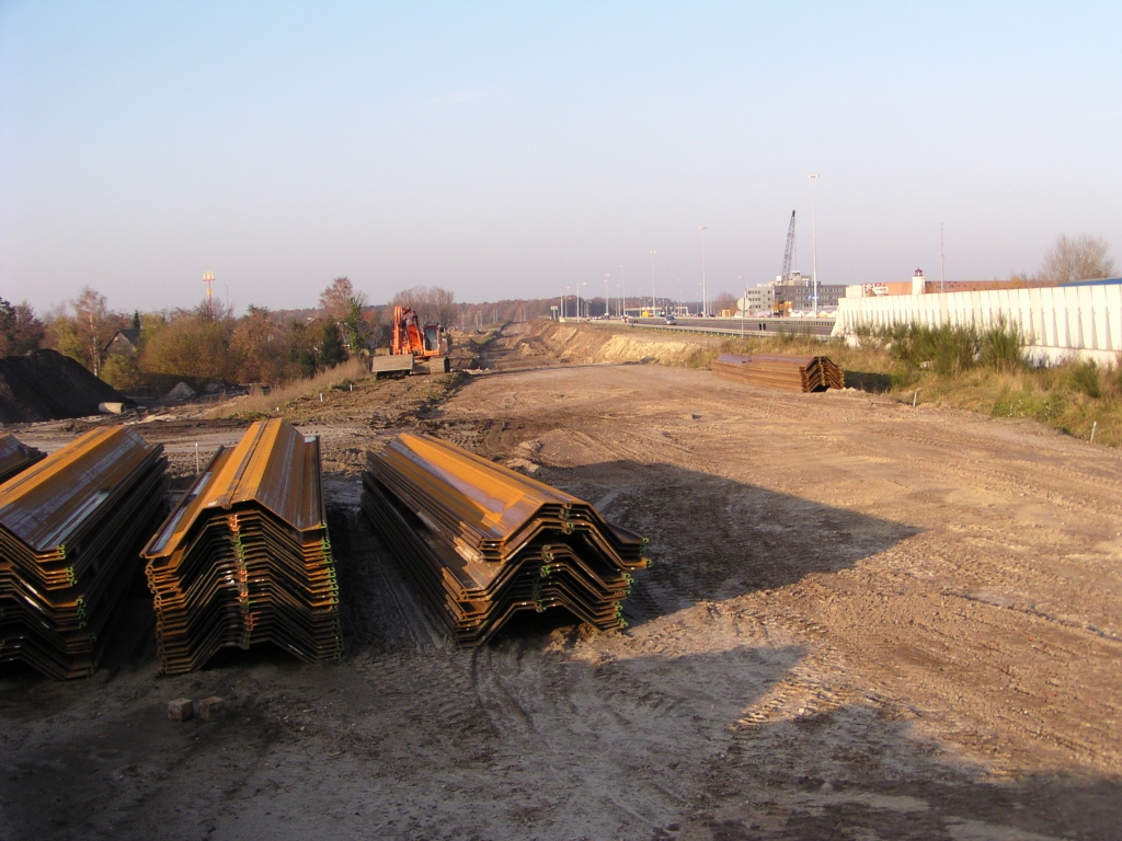 pb180026.jpg - Parallelbaan west naar het noorden vanaf de Meerenakkerweg.