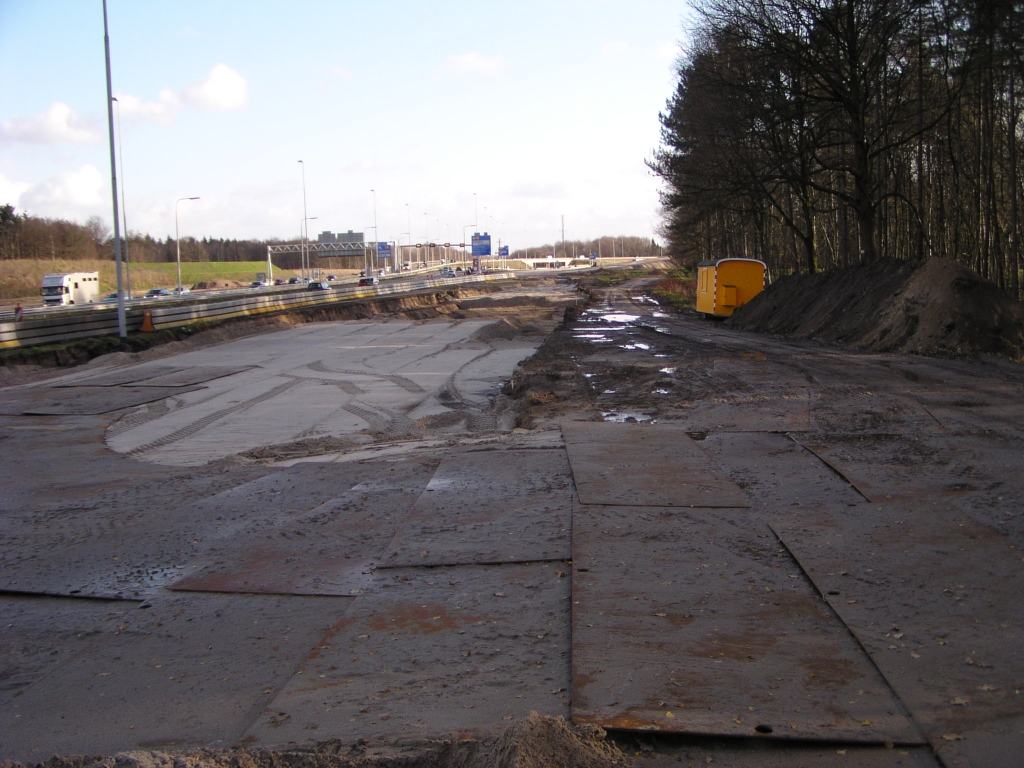 p1010011.jpg - Voortgang zandlichaam parallelbaan richting aansluiting Strijp.  week 38 