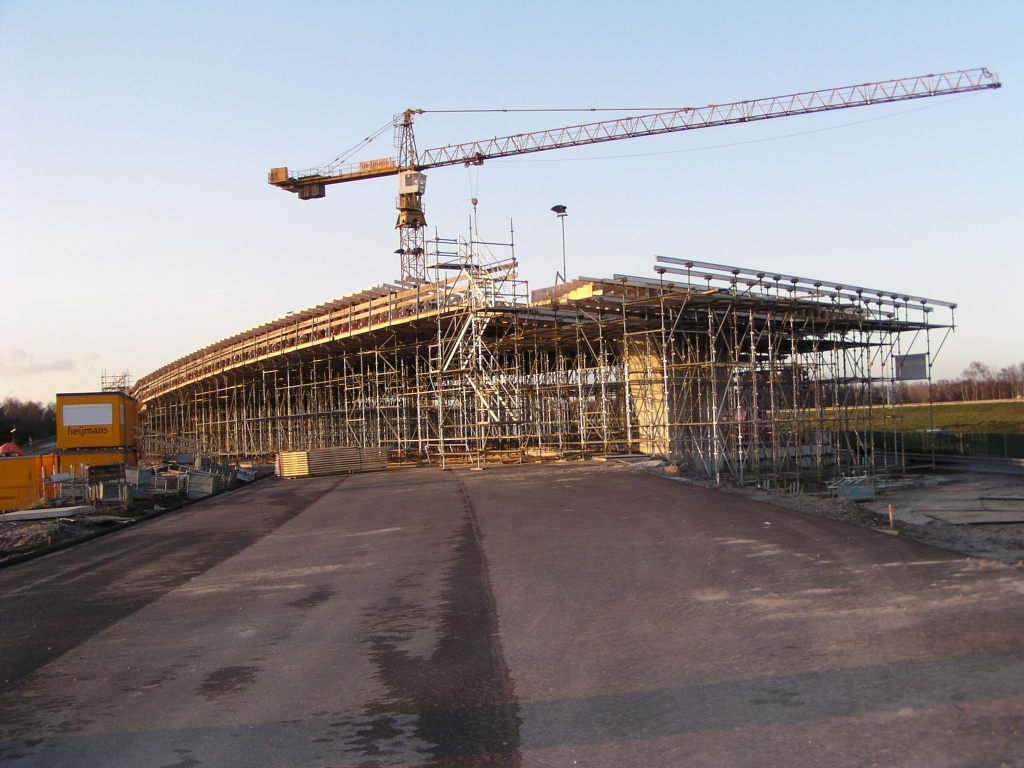 p2020021.jpg - KW 4A gezien vanaf de achterbank komende vanuit Tilburg naar Eindhoven en verder naar het zuiden.  week 200802 