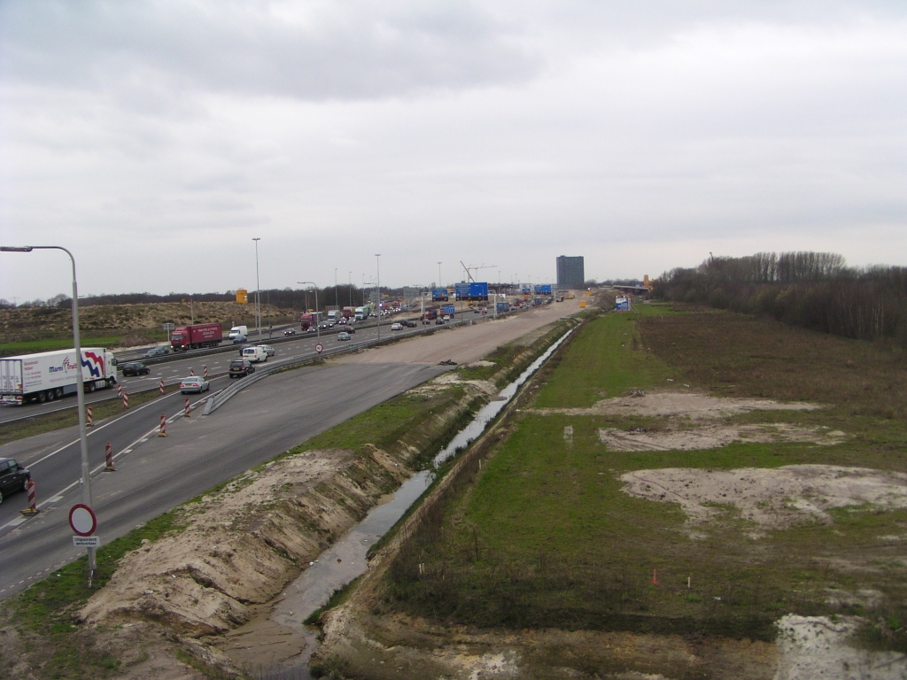 p3070016.jpg - Toerit vanuit de aansluiting high tech campus naar Kp. de Hogt over parallelbaan.