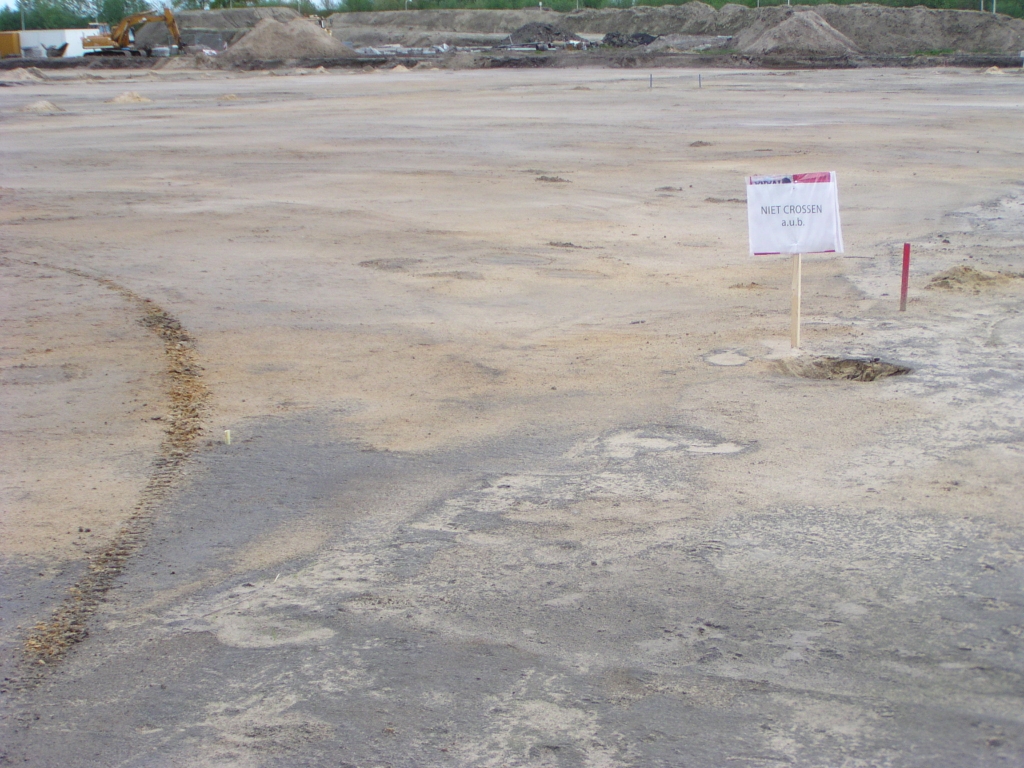 p5010100.jpg - En de archeologen gaan stug door.