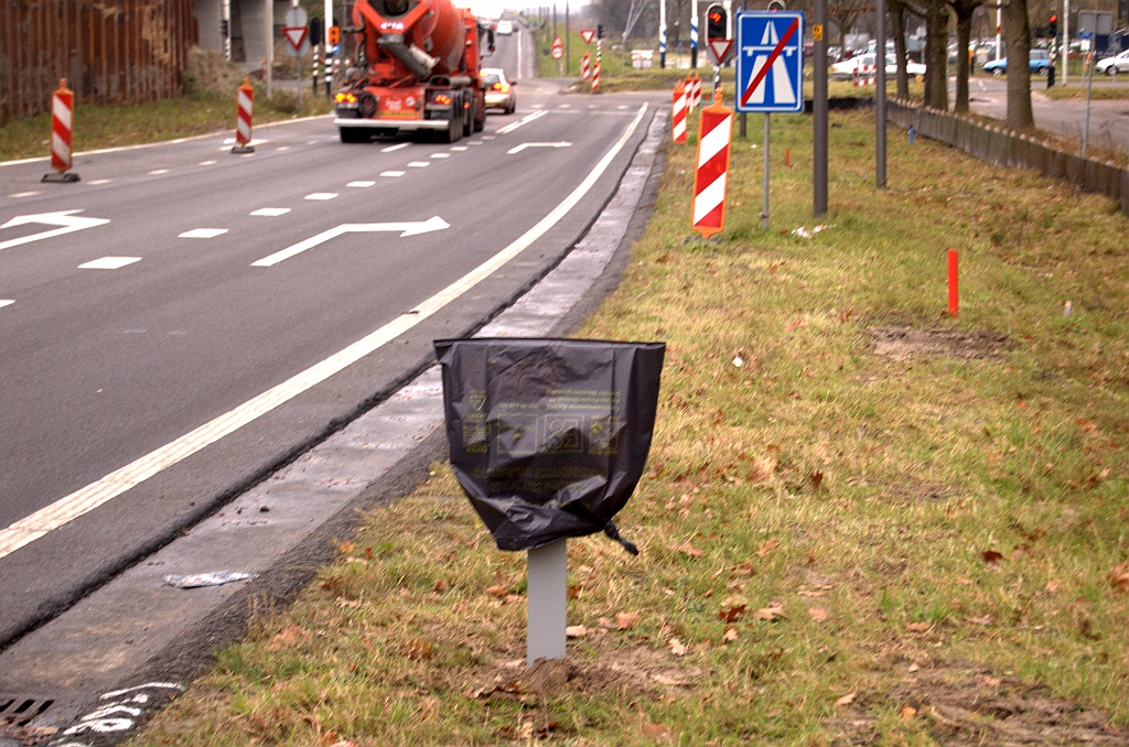 20081127-153506.jpg - Zoals gebruikelijk lopen de hectometerbordjes door in de gehele aansluiting.