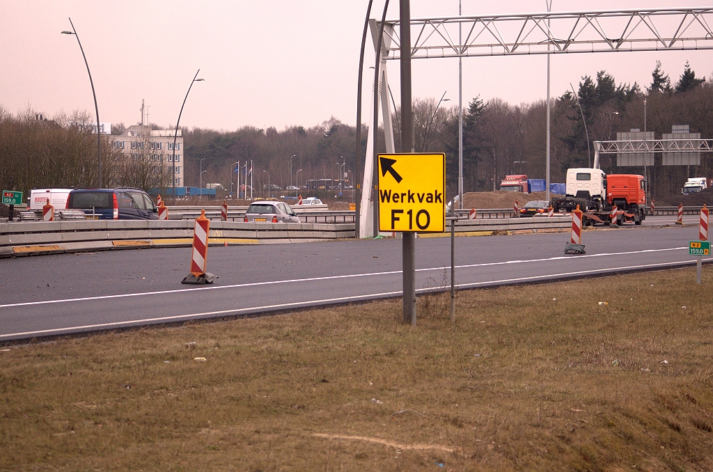 20090202-150933.jpg - Problematische foto die poogt nieuwe A2 en N2 bordjes samen in beeld te brengen.