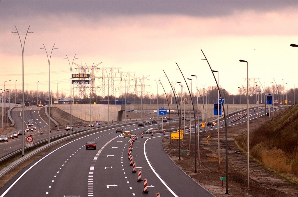 20090328-170824.jpg - Afrit 6 van de A58 op de dag van openstelling. Komt goed uit, dat nummer: de volgende afrit op de A58 is nummer 7 (Best). Op de A50 is de volgende nummer 8 (Son en Breugel). Bij omnummering van de A58 Eindhoven-noord naar A50 kan het nummer 6 dus ongewijzigd blijven.