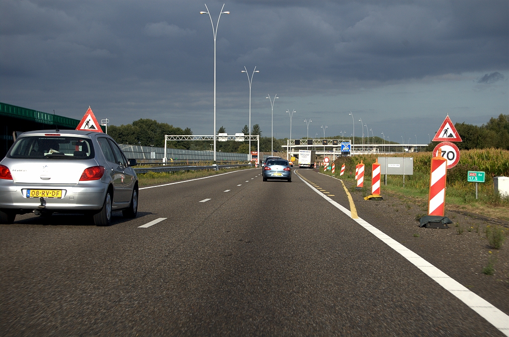 20090911-173448.bmp - Werkverkeerafrit niet te verwarren met de aanstaande nieuwe verkeerssituatie.