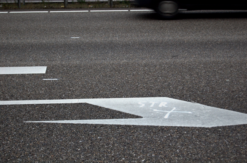 20091031-173229.bmp - ... met deze aanstippingen als resultaat. De rechtsafpijlen zijn zo te zien veroordeeld tot de stralingsdood.