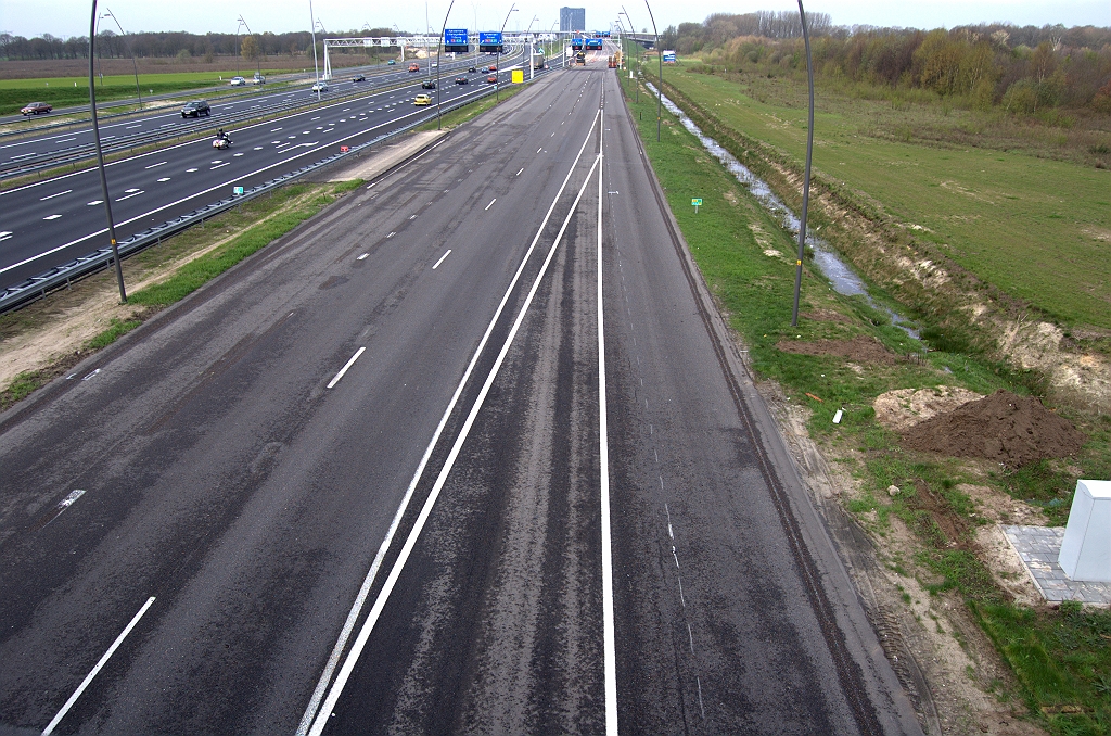 20100410-111015.bmp - Nieuwe positie van de toerit ingetekend tussen de aansluiting high tech campus en kp. de Hogt...