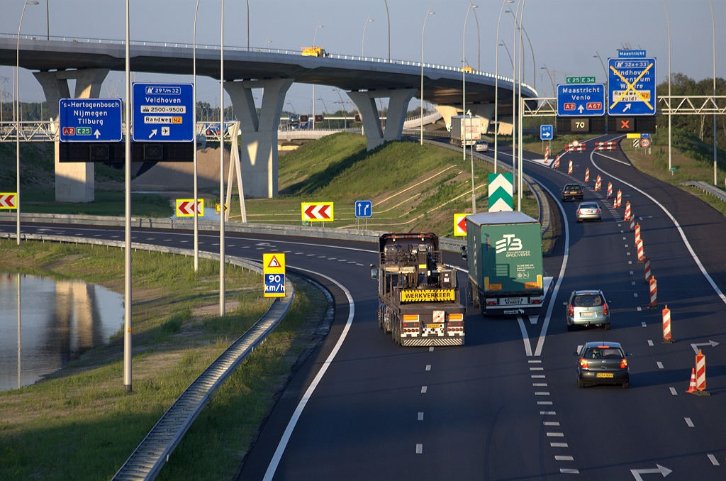 20100528-205538.bmp - ...geleidebakens naast de kegels en de afzetting is compleet.