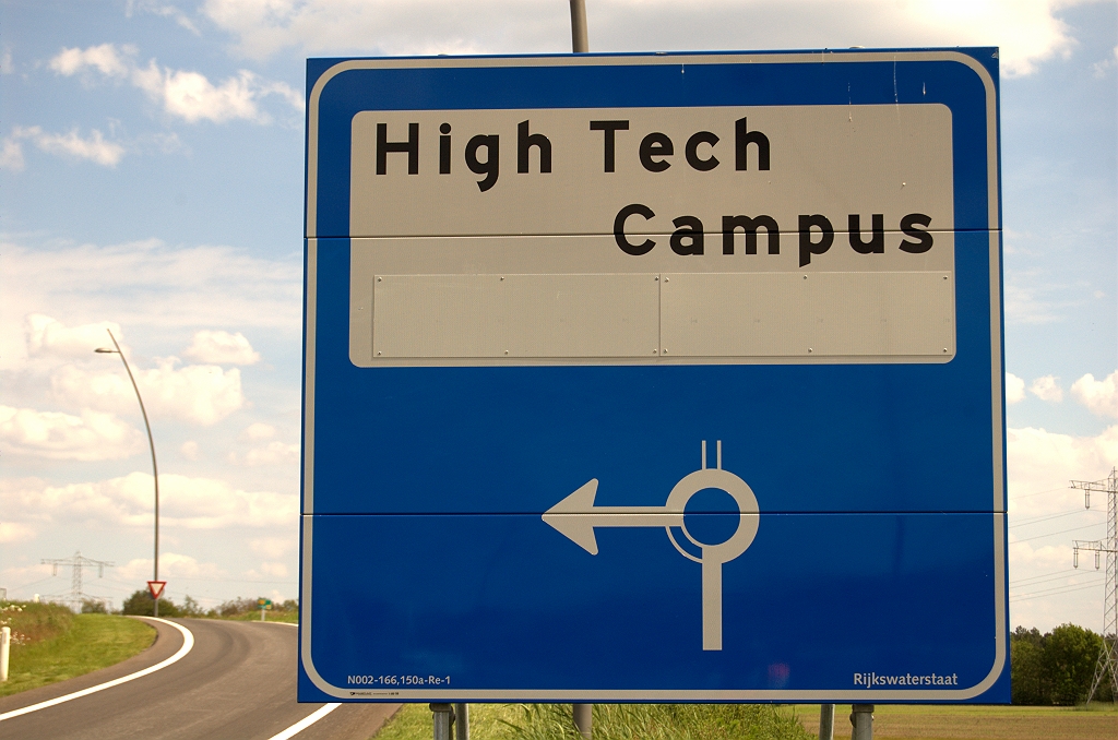20100529-151912.bmp - En met deze popnagelcreatie is de associatie tussen campus en bedrijventerrein van alle borden verwijderd. Althans op het hoofdwegennet.  week 200937 