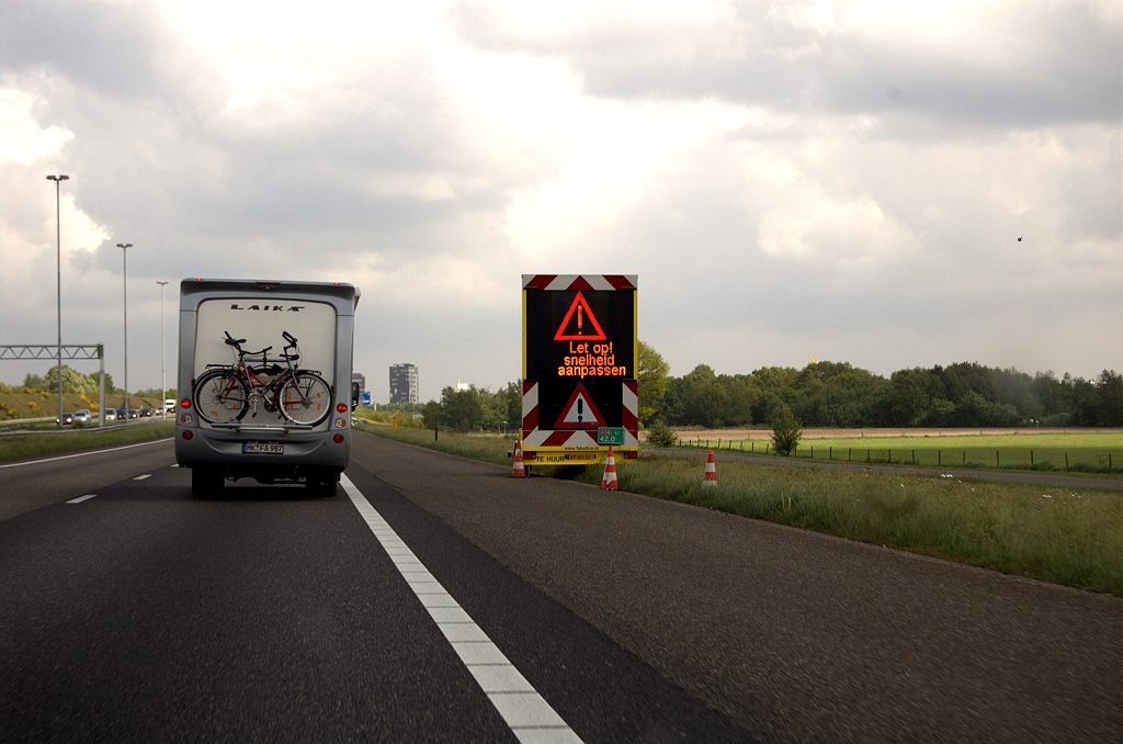 20090503-143401.jpg - Tekstkar bij km 42,0 met wat merkwaardige tekstuitlijning.