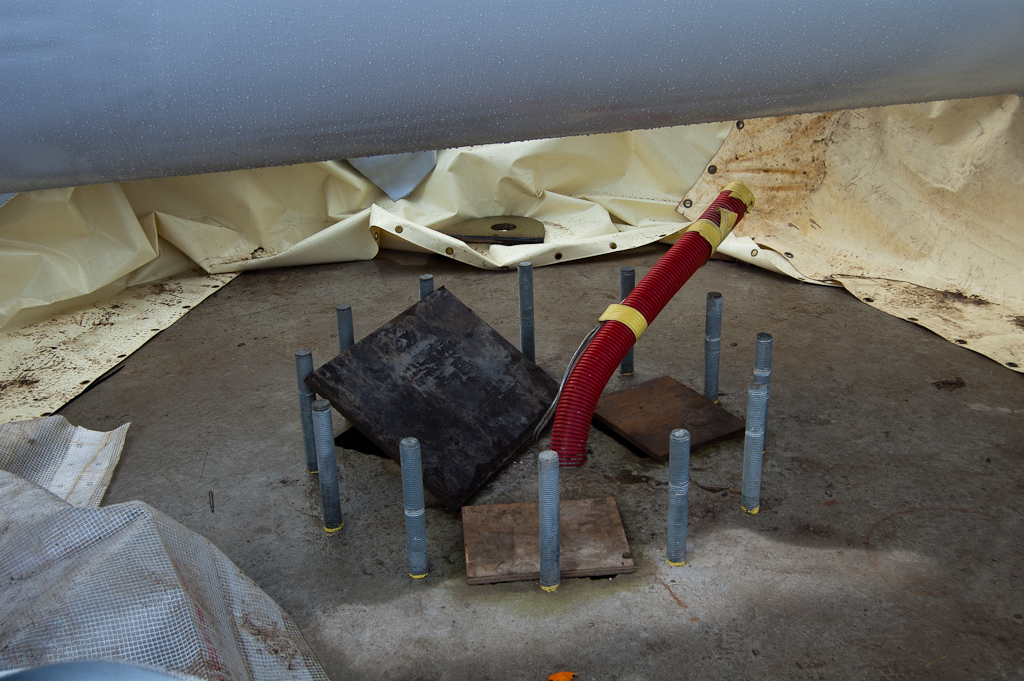 20111127-150037.jpg - ...die moeten passen op de reeds 5 maanden geleden gerealiseerde fundering in het hart van de Hovenring.  week 201124 