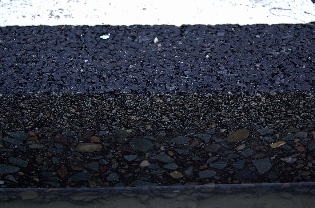 20081207-141341.jpg - Zaagsnede laat de fijnkorrelige structuur van de toplaag nog wat beter zien.